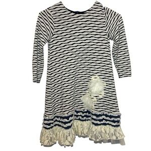 Isobella and Chloe dress long stripes flower blue and white size 8
